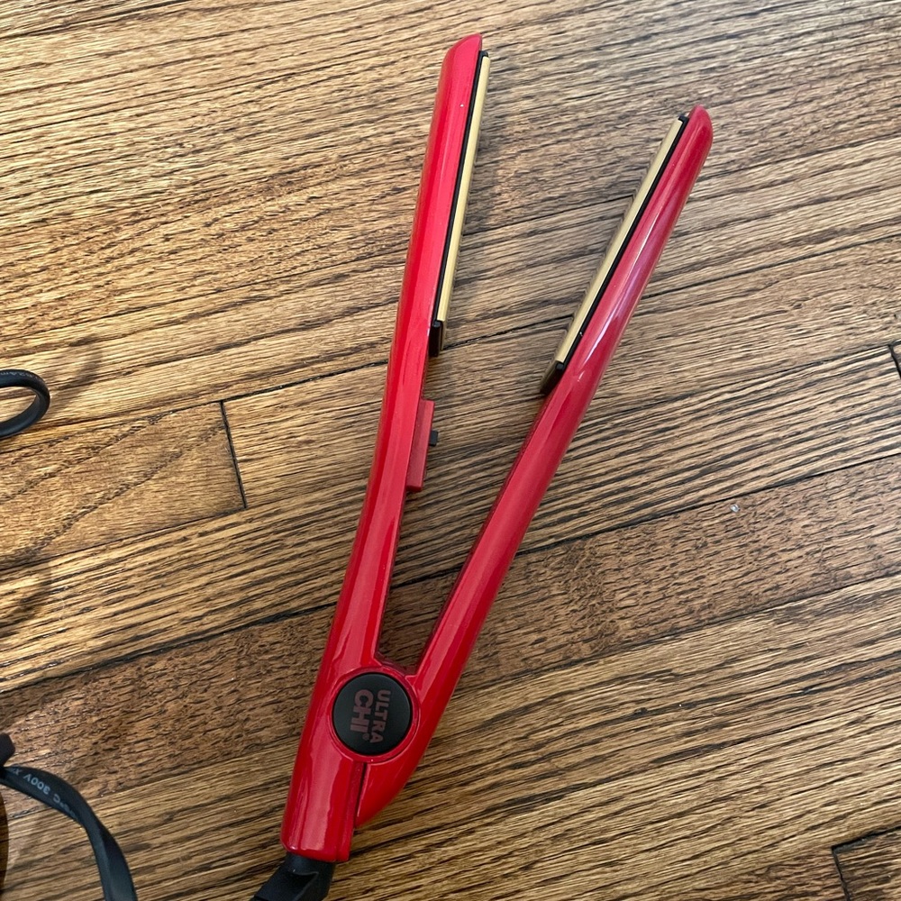 CHI straightener